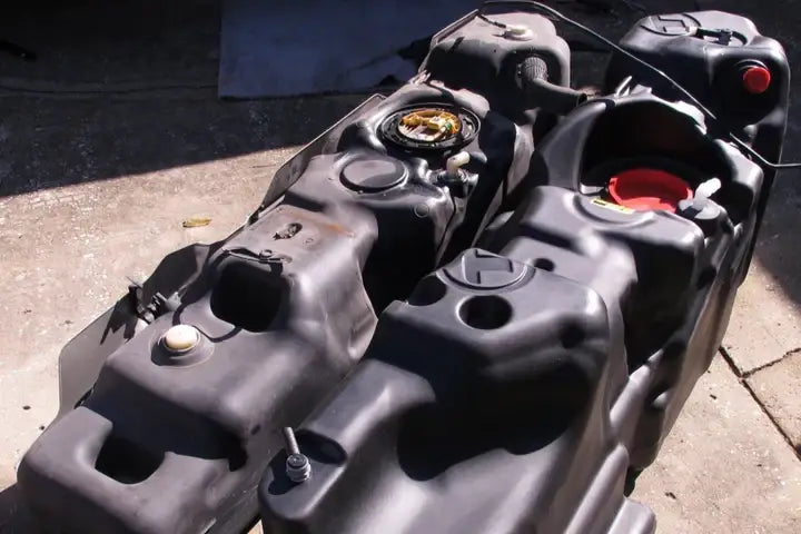 Titan Tanks 210L Long Range Fuel Tank | Chev Silverado 2500/3500 | GMC Sierra Crew Cab