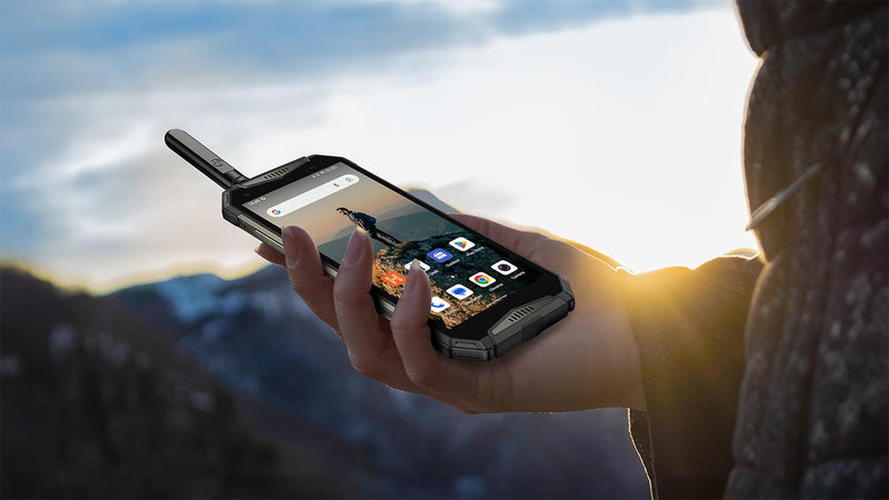 Alpine 5.6″ UHF DMR Smartphone Navigator with Hema Navigation