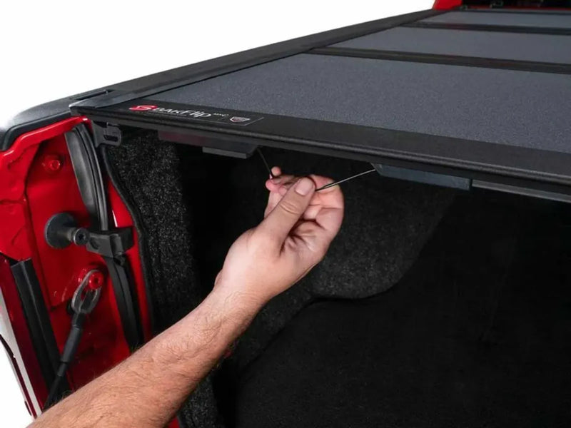BAK BAKFlip MX4 Hard Folding Tonneau Cover for RAM 1500 DS/DT Crew Cab 5'7"