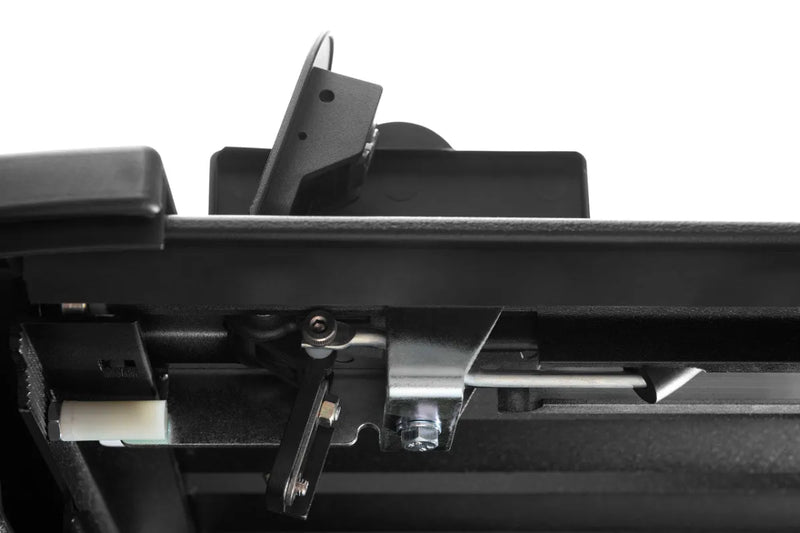 Retrax RETRAXONE XR Manual Retractable Bed Cover for RAM 1500 DT w/out Rambox