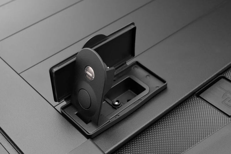 Retrax RETRAXONE XR Manual Retractable Bed Cover for RAM 1500 DT w/out Rambox