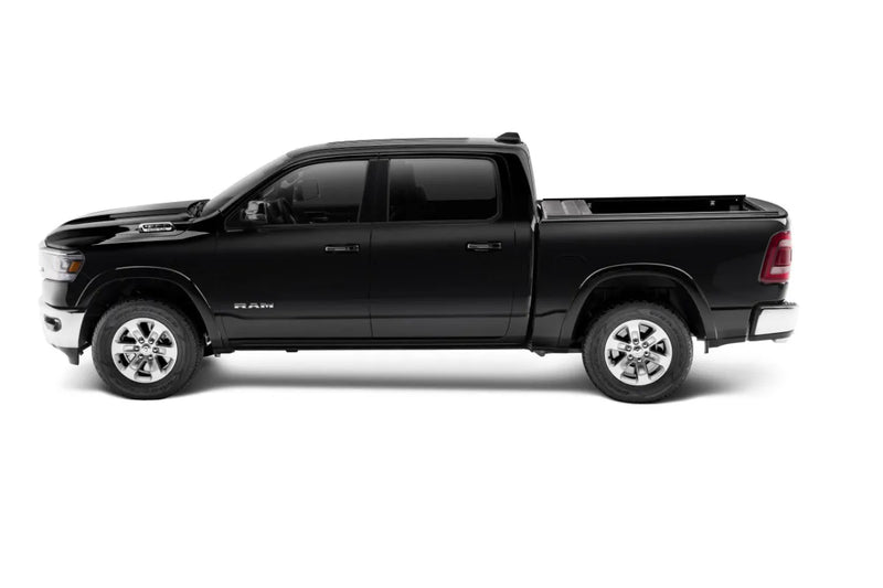 RetraxONE MX Manual Polycarbonate Retractable Bed Cover for Chevrolet / Ford / Isuzu / Mazda / Nissan / Ram / Toyota / Volkswagen - Truck