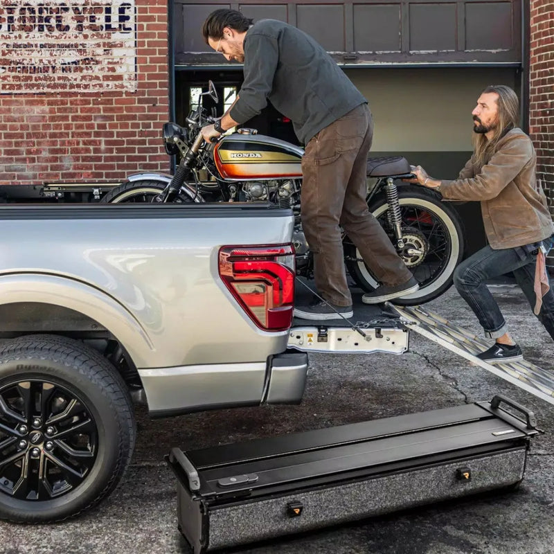 RetraxPRO EZ-OFF FRC-4000 Retractable Manual Tonneau Cover | Ford F-250 6'9" | 2023+